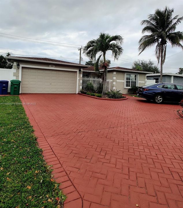 Recently Sold: $500,000 (3 beds, 2 baths, 1562 Square Feet)