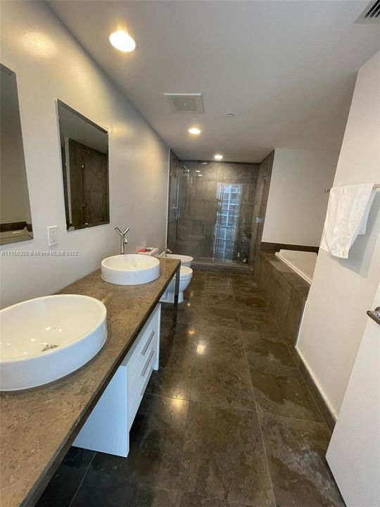 Недавно арендовано: $5,800 (2 спален, 2 ванн, 1327 Квадратных фут)