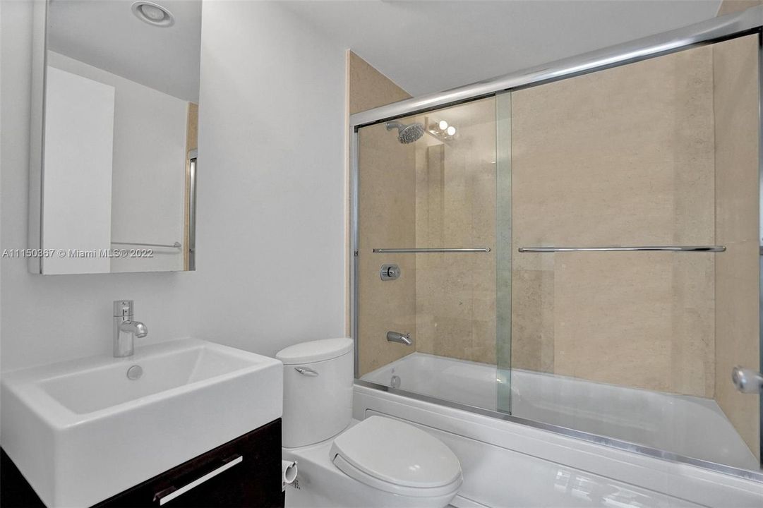 Недавно арендовано: $7,800 (2 спален, 2 ванн, 1094 Квадратных фут)