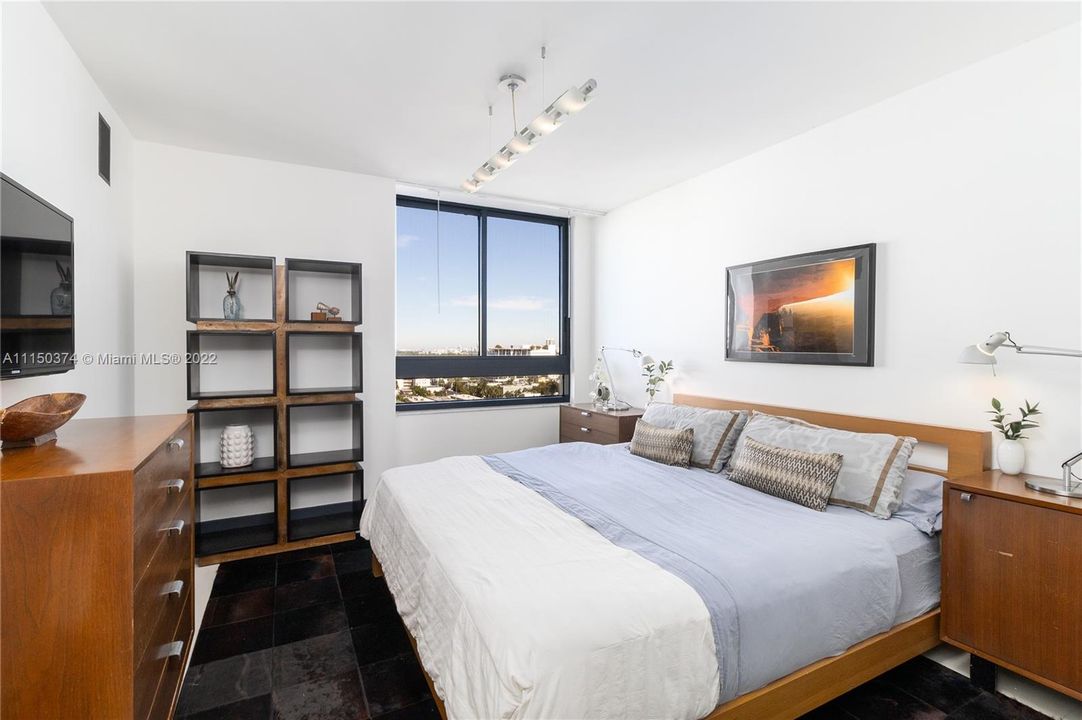 Recently Sold: $489,000 (1 beds, 1 baths, 806 Square Feet)