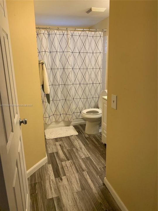 Recently Rented: $2,200 (1 beds, 1 baths, 673 Square Feet)