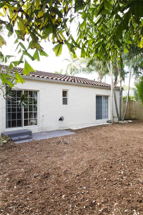 Recently Sold: $750,000 (3 beds, 1 baths, 1447 Square Feet)