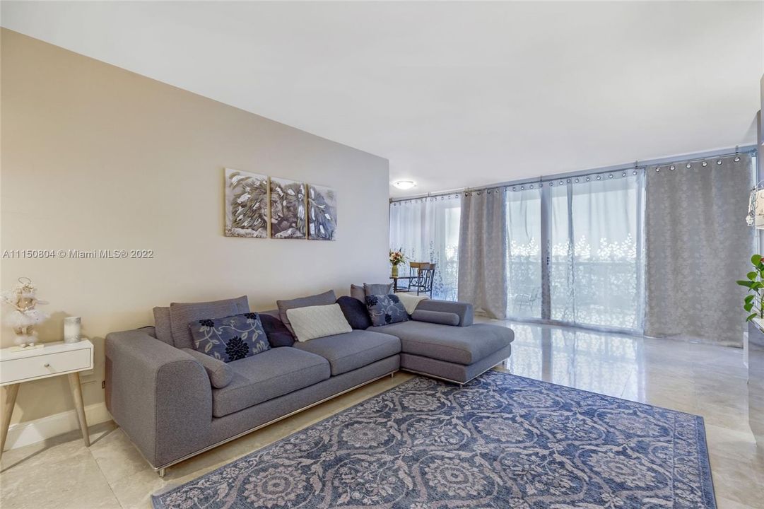 Recently Sold: $850,000 (2 beds, 2 baths, 1566 Square Feet)