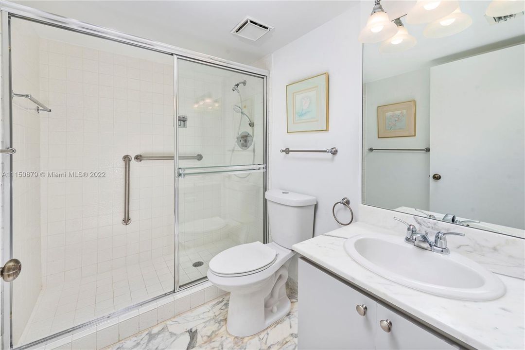 最近售出: $805,000 (2 贝兹, 2 浴室, 1037 平方英尺)