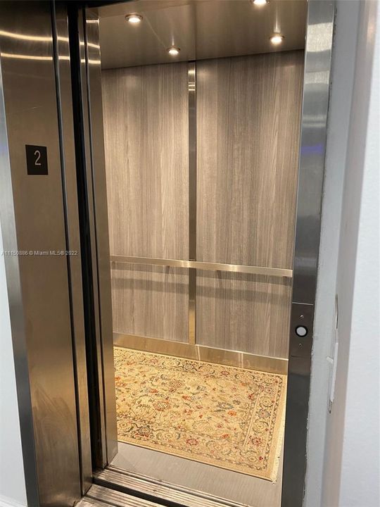 1st floor Lobby/Entrance foyer.