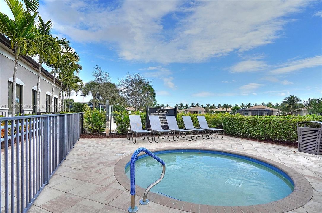 Recently Sold: $1,050,000 (4 beds, 3 baths, 2770 Square Feet)