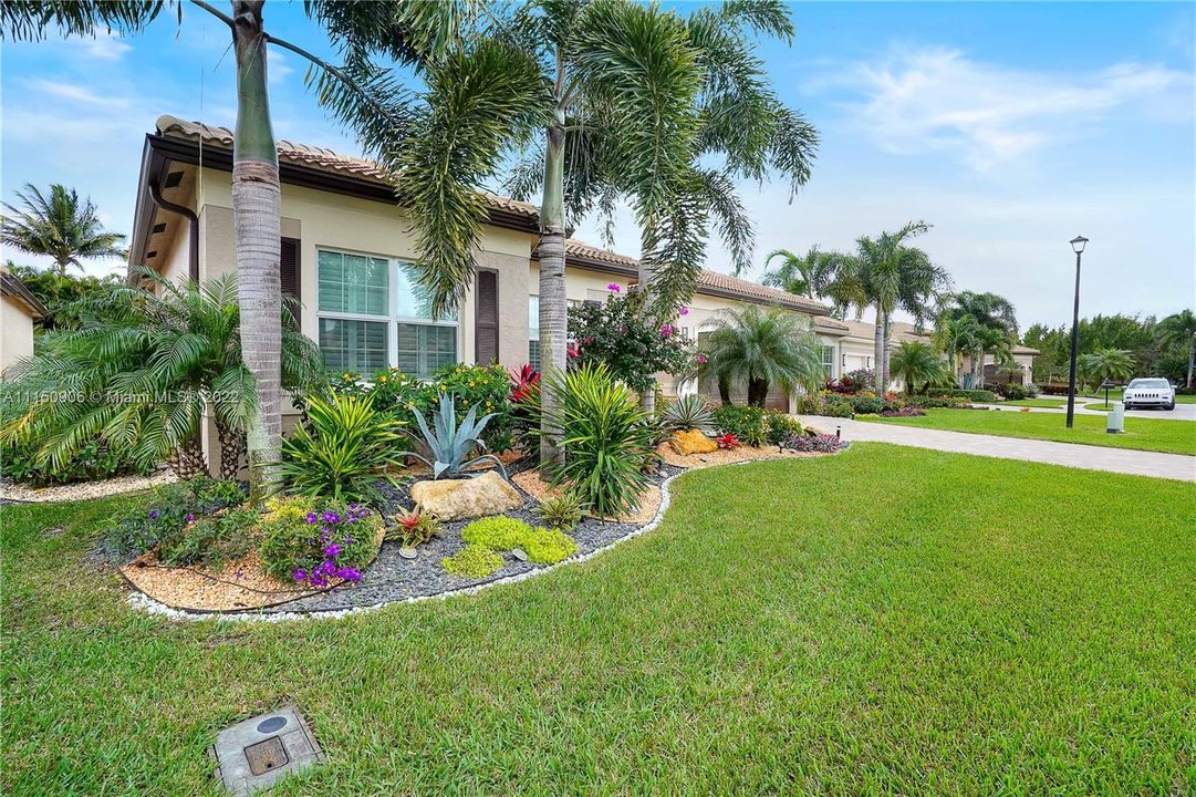 Recently Sold: $1,050,000 (4 beds, 3 baths, 2770 Square Feet)