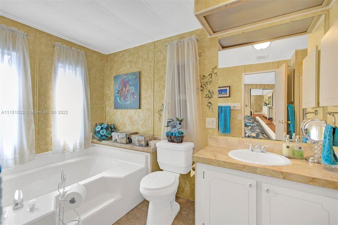 最近售出: $249,000 (2 贝兹, 2 浴室, 1280 平方英尺)