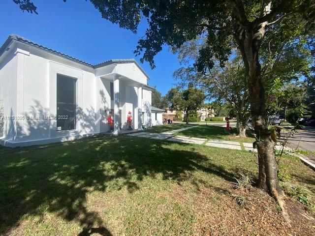 Recently Sold: $1,699,000 (4 beds, 3 baths, 2712 Square Feet)