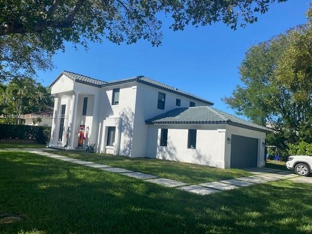 Recently Sold: $1,699,000 (4 beds, 3 baths, 2712 Square Feet)