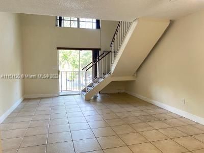 Recently Rented: $1,450 (1 beds, 1 baths, 801 Square Feet)