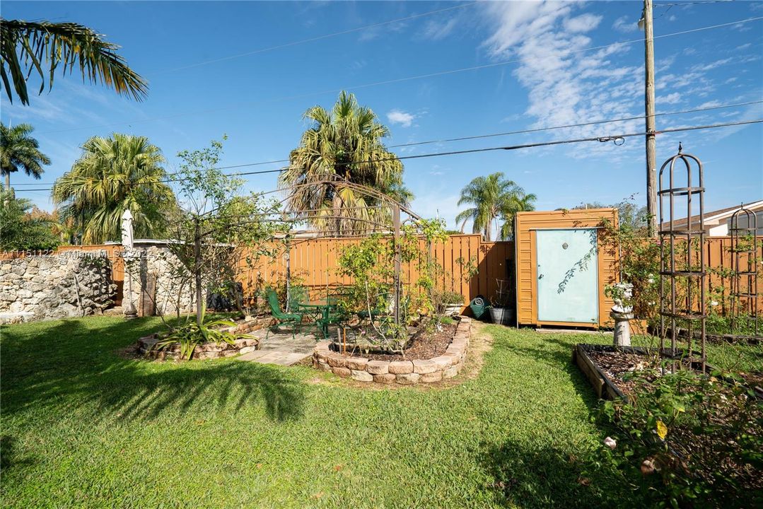 Recently Sold: $499,000 (3 beds, 3 baths, 1665 Square Feet)