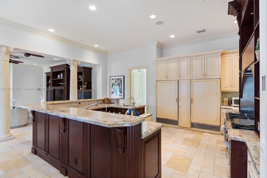 Active With Contract: $11,995,000 (6 beds, 9 baths, 12512 Square Feet)