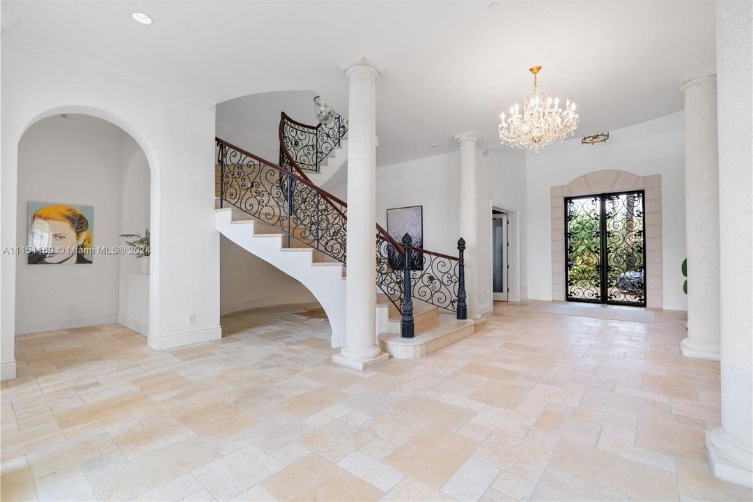 Active With Contract: $11,995,000 (6 beds, 9 baths, 12512 Square Feet)