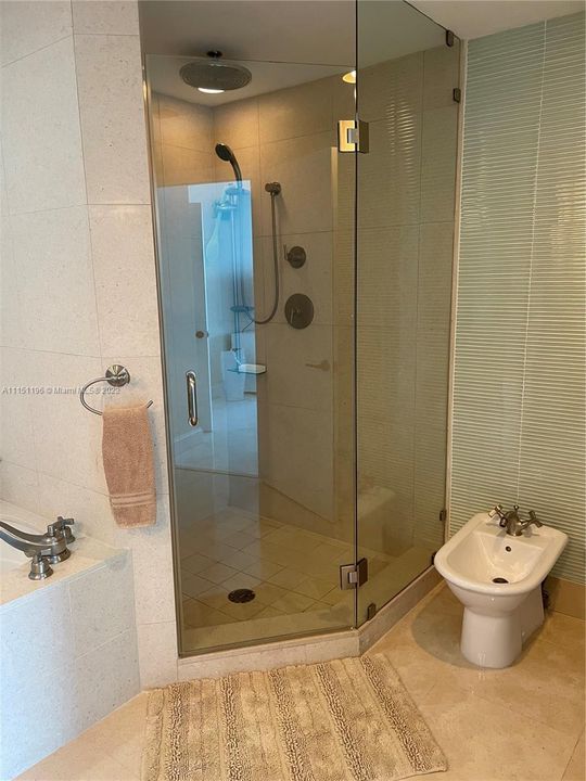 最近租的: $8,000 (2 贝兹, 2 浴室, 1035 平方英尺)