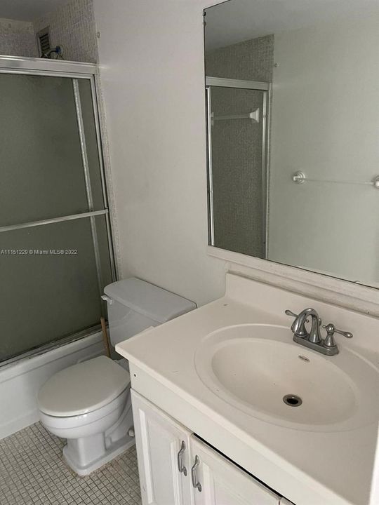 Recently Rented: $2,000 (1 beds, 1 baths, 940 Square Feet)