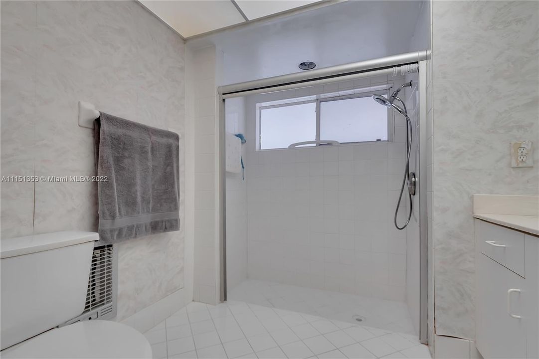 最近售出: $499,000 (4 贝兹, 2 浴室, 1924 平方英尺)