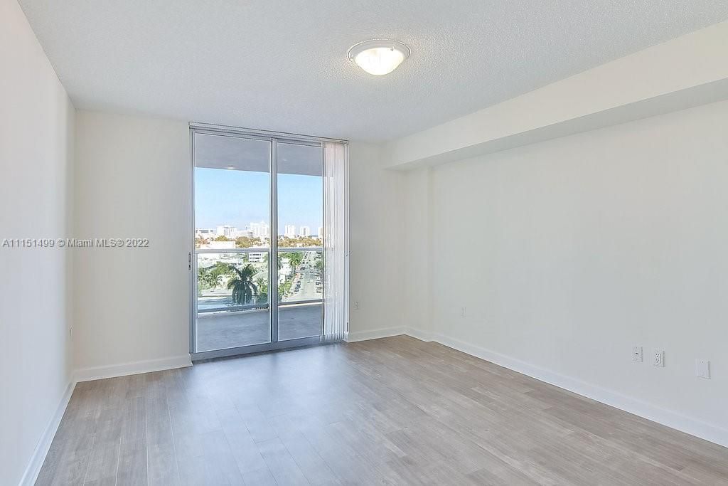 Recently Rented: $3,043 (1 beds, 1 baths, 851 Square Feet)