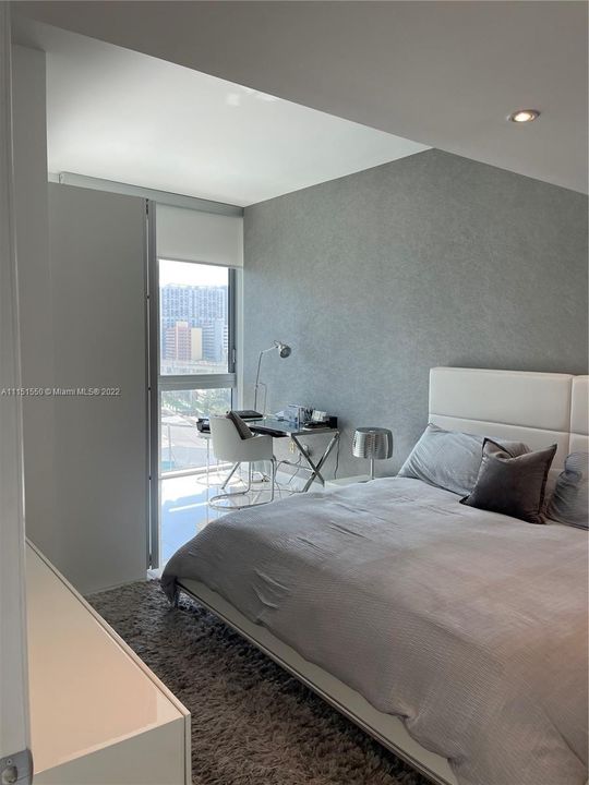 Recently Sold: $869,000 (2 beds, 2 baths, 1608 Square Feet)
