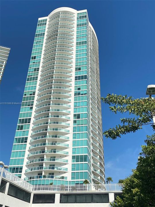Recently Rented: $3,100 (1 beds, 1 baths, 791 Square Feet)