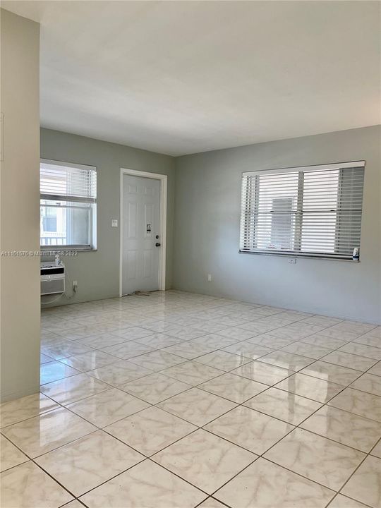 Recently Sold: $179,990 (1 beds, 1 baths, 588 Square Feet)