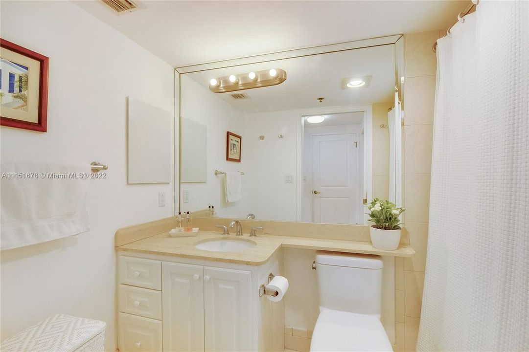 最近租的: $6,000 (2 贝兹, 2 浴室, 1546 平方英尺)