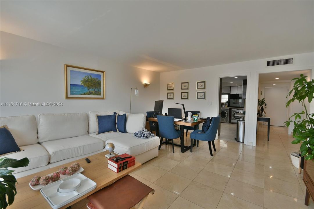 Recently Sold: $749,950 (2 beds, 2 baths, 1242 Square Feet)