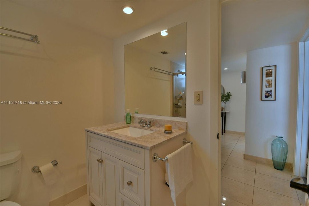 Second/Guest Bath with "Jack & Jill" door