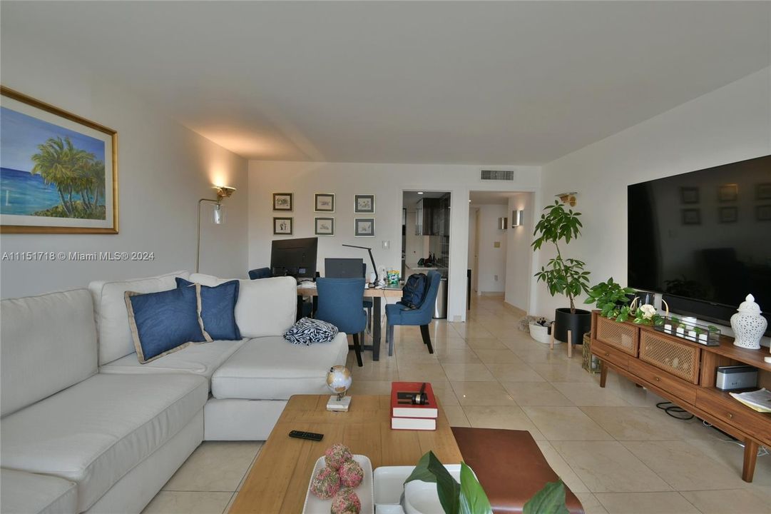 Spacious Family/Living Room another design