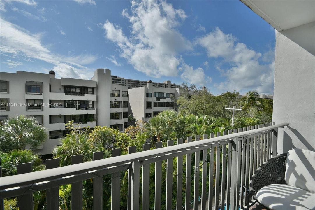 Recently Sold: $749,950 (2 beds, 2 baths, 1242 Square Feet)