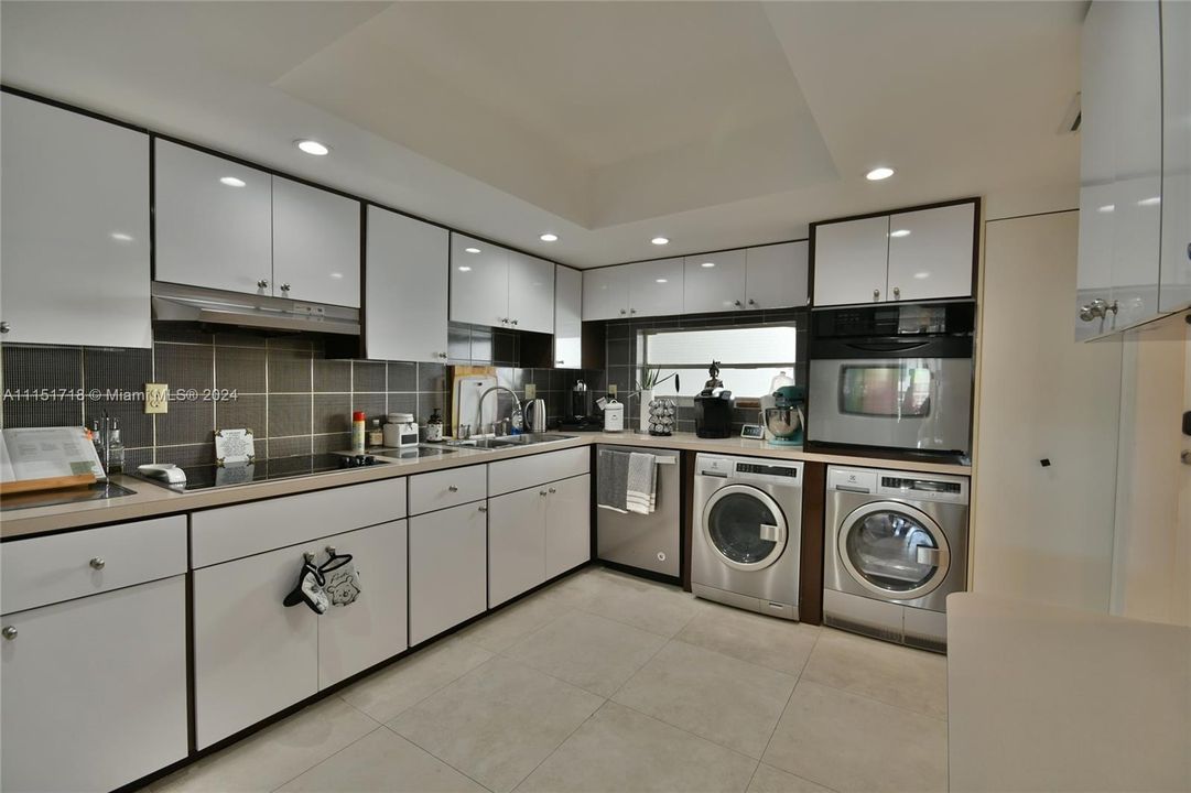 Recently Sold: $749,950 (2 beds, 2 baths, 1242 Square Feet)