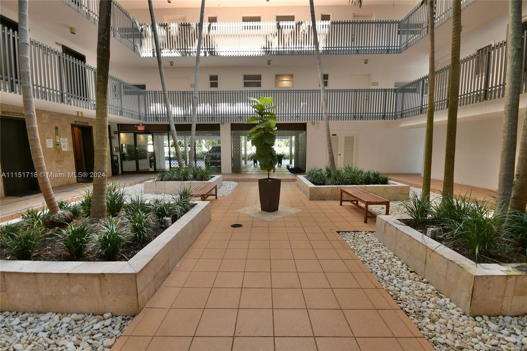 Recently Sold: $749,950 (2 beds, 2 baths, 1242 Square Feet)