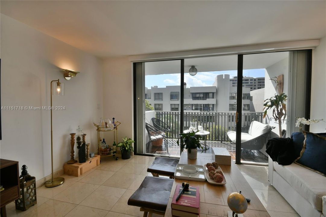 Recently Sold: $749,950 (2 beds, 2 baths, 1242 Square Feet)