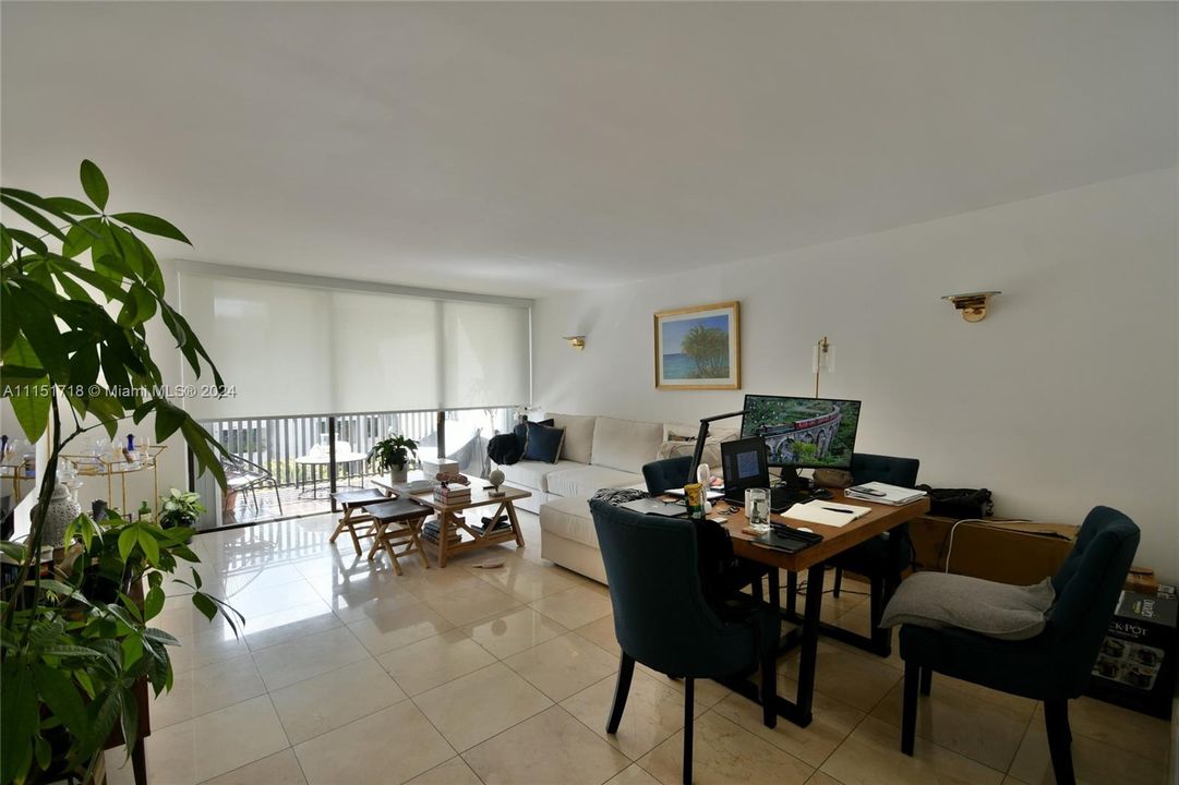 Recently Sold: $749,950 (2 beds, 2 baths, 1242 Square Feet)