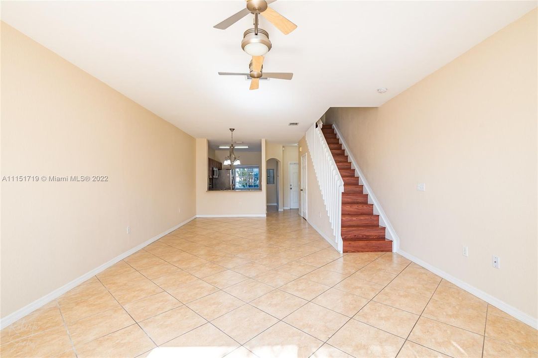 Recently Sold: $320,000 (2 beds, 2 baths, 1268 Square Feet)