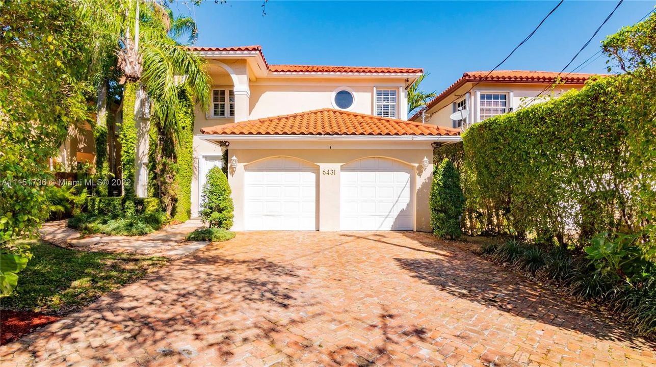 Recently Sold: $1,449,000 (4 beds, 4 baths, 3744 Square Feet)