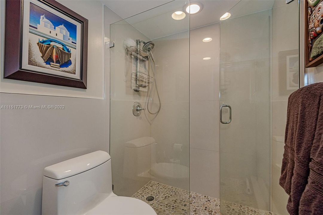 最近租的: $5,000 (2 贝兹, 2 浴室, 1020 平方英尺)