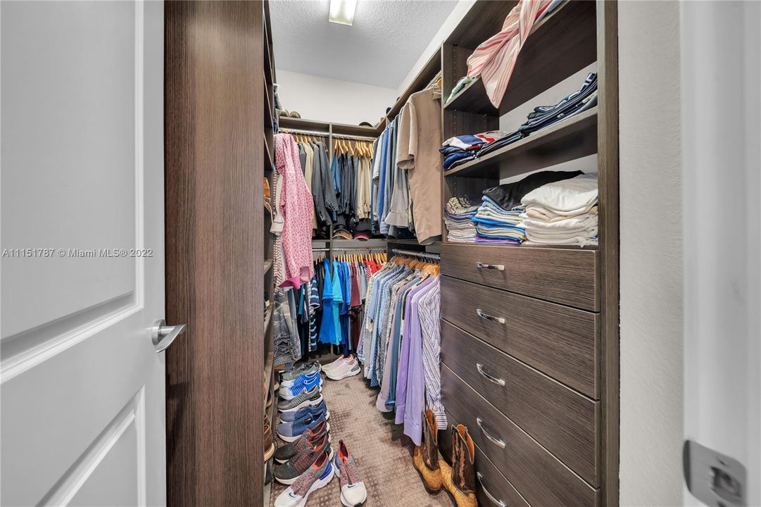 California Master walk in Closet