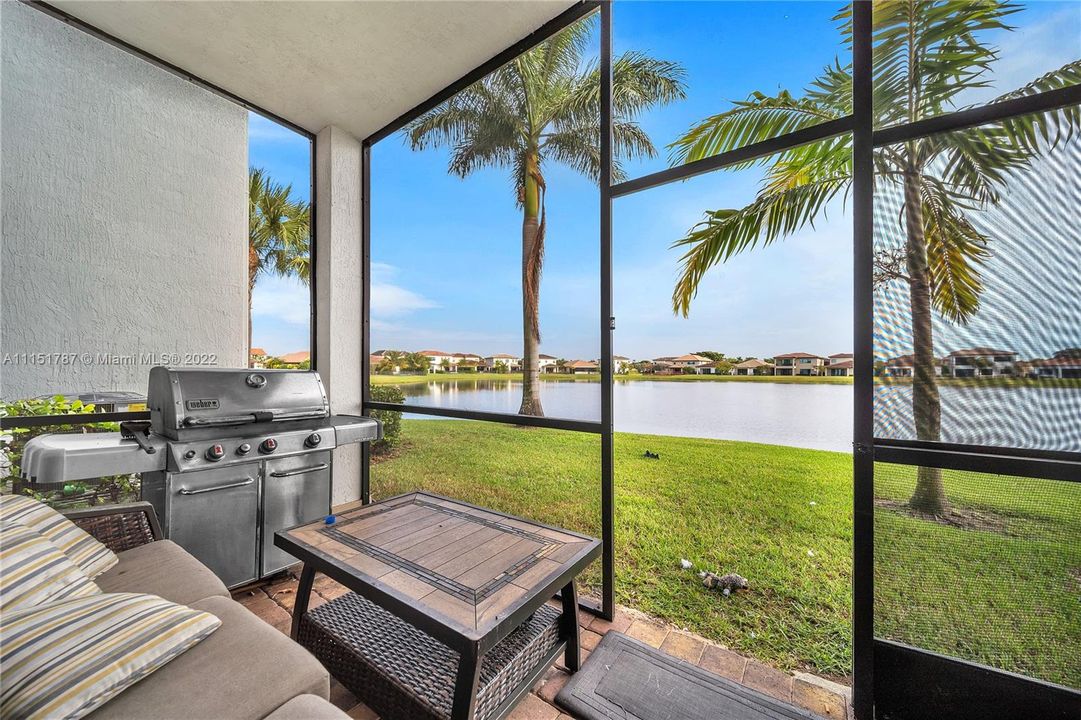 screened patio overlooking the lake