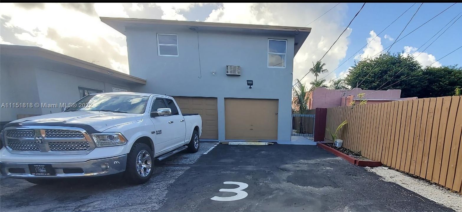 最近租的: $1,600 (2 贝兹, 1 浴室, 760 平方英尺)