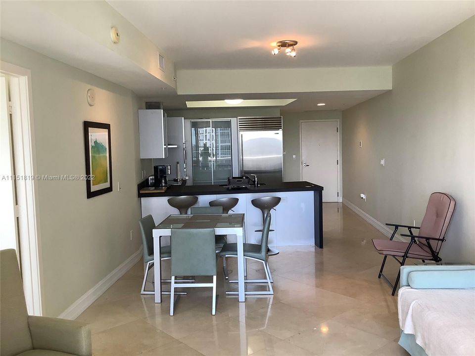 Recently Rented: $4,000 (1 beds, 2 baths, 1183 Square Feet)