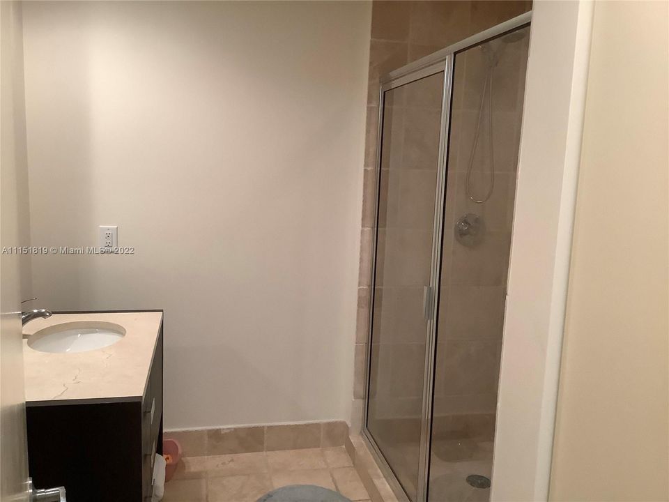 Recently Rented: $4,000 (1 beds, 2 baths, 1183 Square Feet)