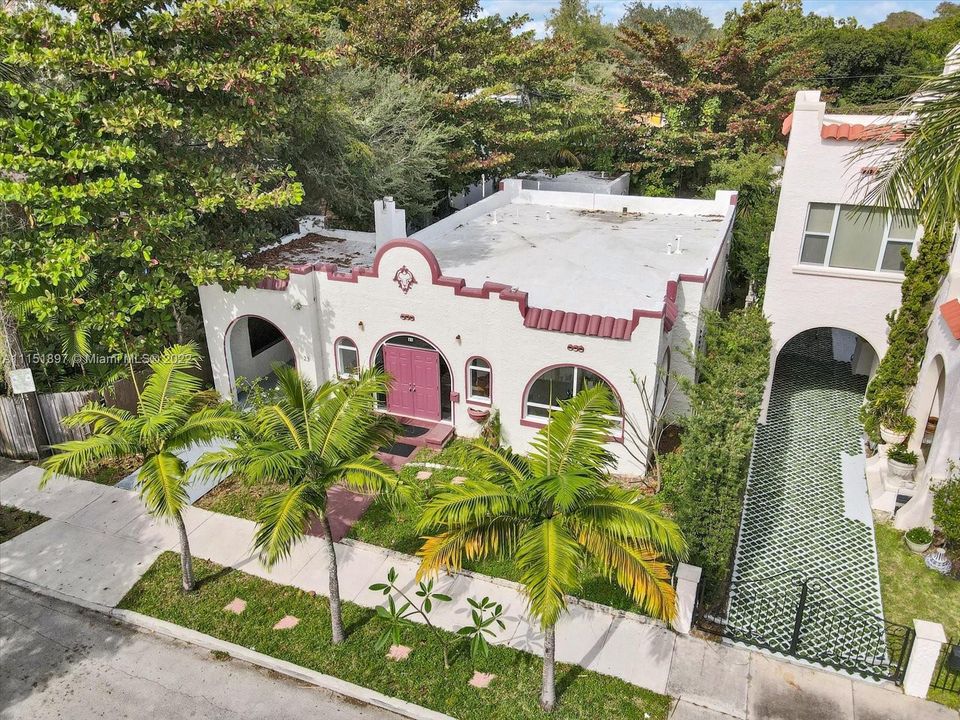 Recently Sold: $1,025,000 (4 beds, 3 baths, 1968 Square Feet)