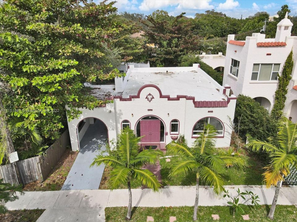 Recently Sold: $1,025,000 (4 beds, 3 baths, 1968 Square Feet)