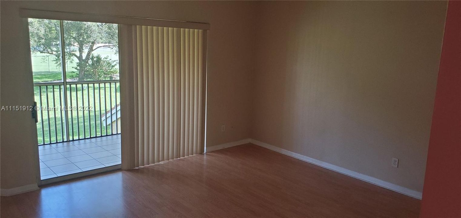 Недавно арендовано: $1,900 (2 спален, 2 ванн, 1074 Квадратных фут)