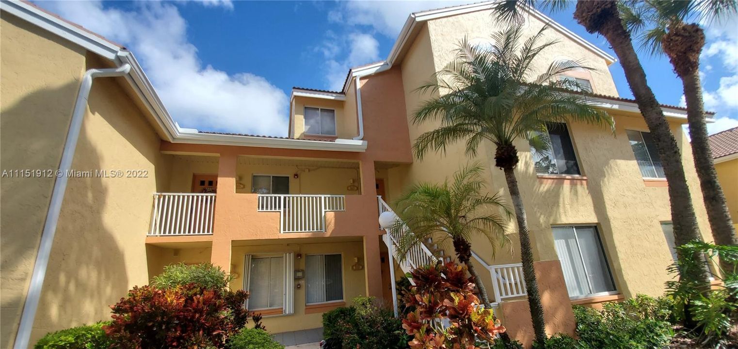 Недавно арендовано: $1,900 (2 спален, 2 ванн, 1074 Квадратных фут)