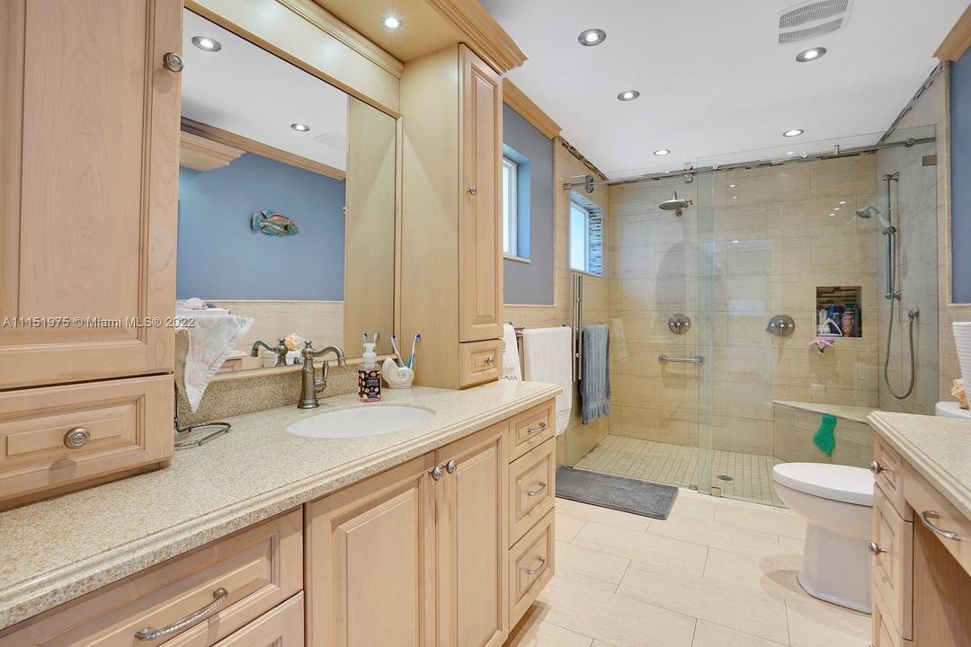 最近售出: $429,742 (3 贝兹, 2 浴室, 1591 平方英尺)