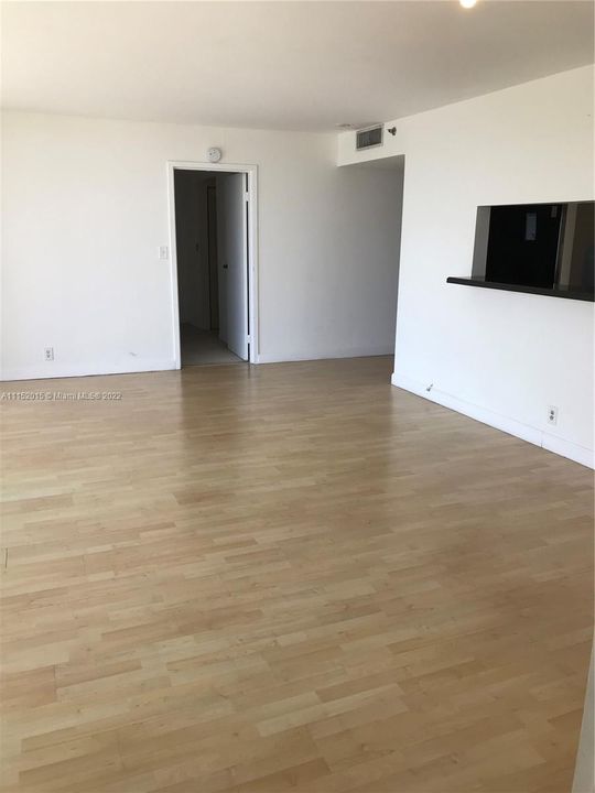 Recently Rented: $2,900 (2 beds, 2 baths, 1030 Square Feet)