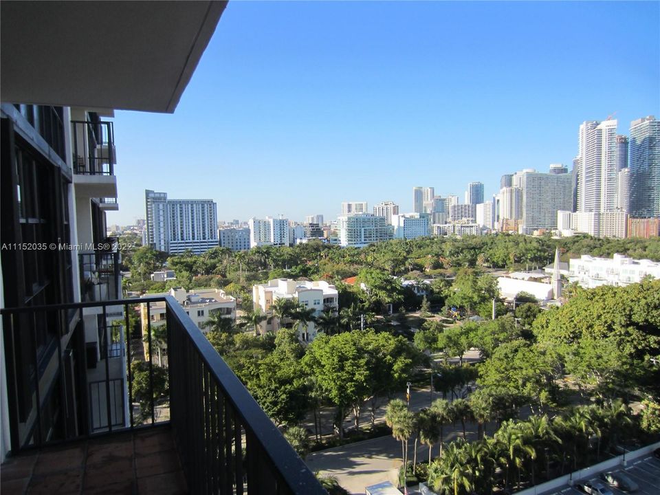Recently Sold: $565,000 (2 beds, 2 baths, 1362 Square Feet)