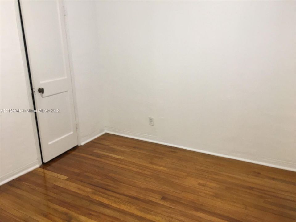 Recently Rented: $2,100 (2 beds, 1 baths, 800 Square Feet)